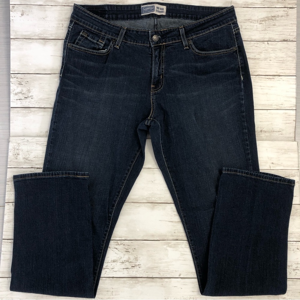 Signature by Levi Strauss & Co Women’s Mid  Rise Straight Jeans Size 14 M